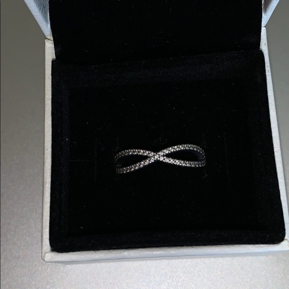 Pandora Crossing Bands Ring